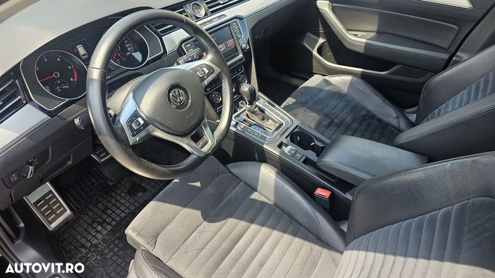 Volkswagen Passat 2.0 TDI DSG Highline - 13