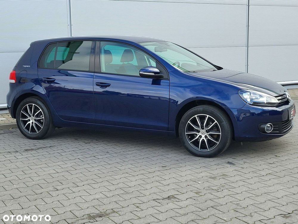 Volkswagen Golf - 2