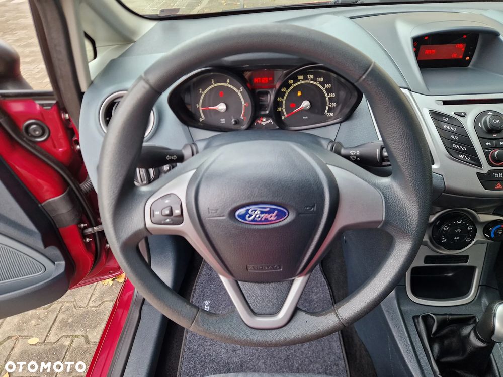 Ford Fiesta 1.4 Champions Edition - 40