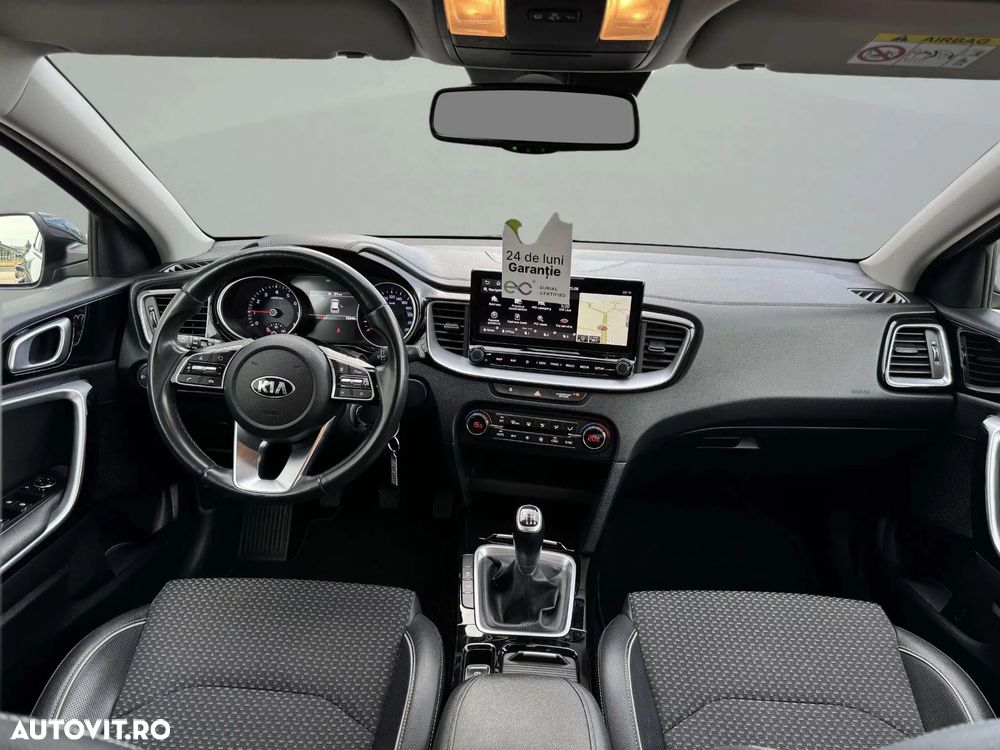 Kia Ceed - 11