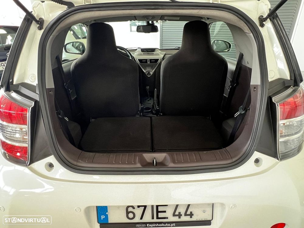 Toyota iQ 1.0 VVT-i 2 MultiDrive - 11