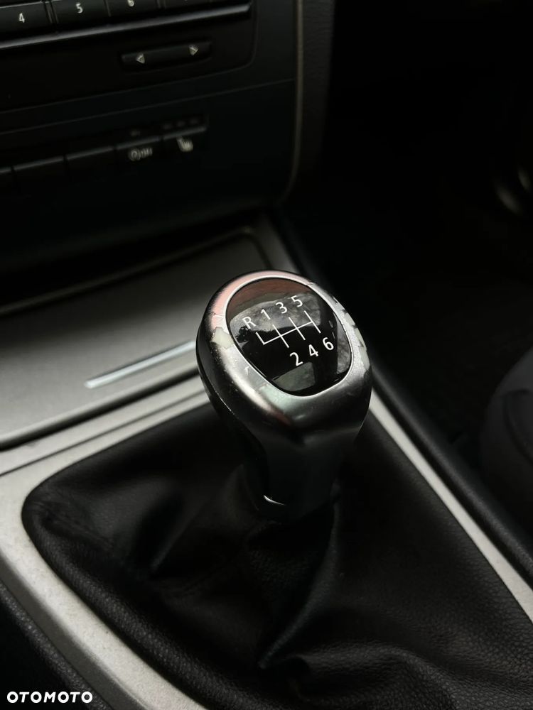 BMW Seria 1 116i - 24