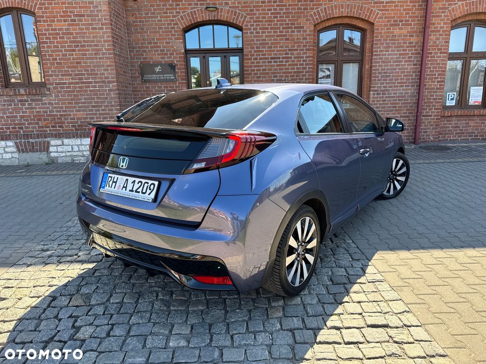 Honda Civic 1.8 i-VTEC Executive Black Edition - 11