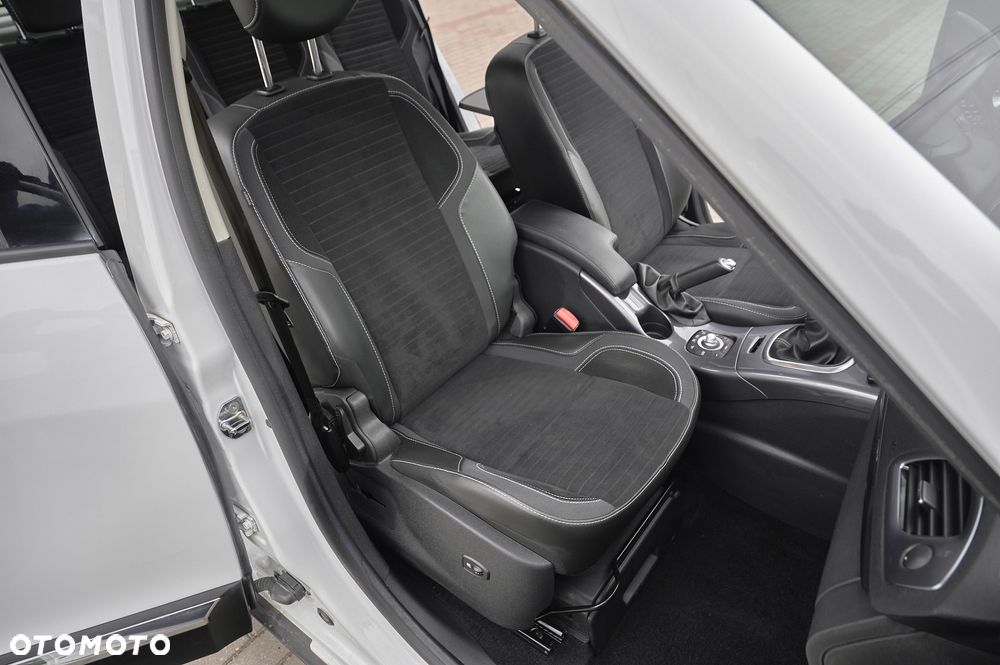 Renault Scenic 1.2 TCE Energy Bose Edition - 31