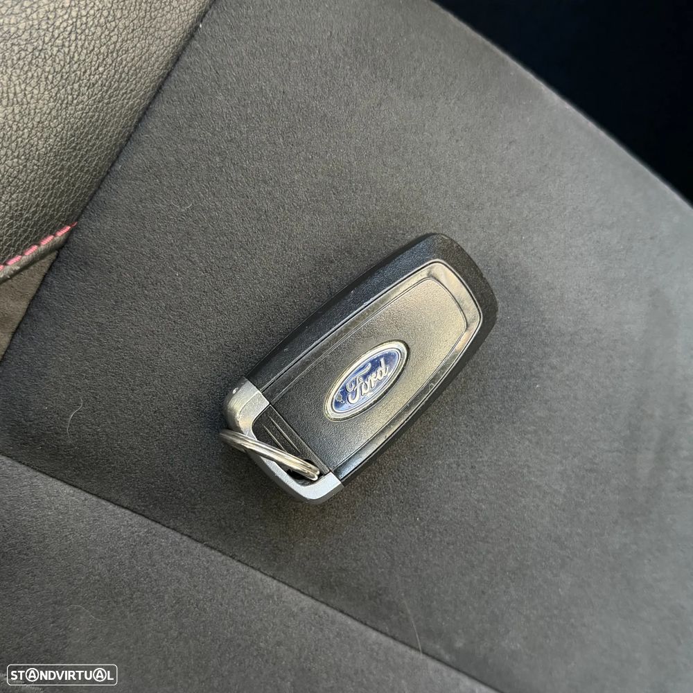 Ford EcoSport 1.0 EcoBoost ST-Line Plus - 30