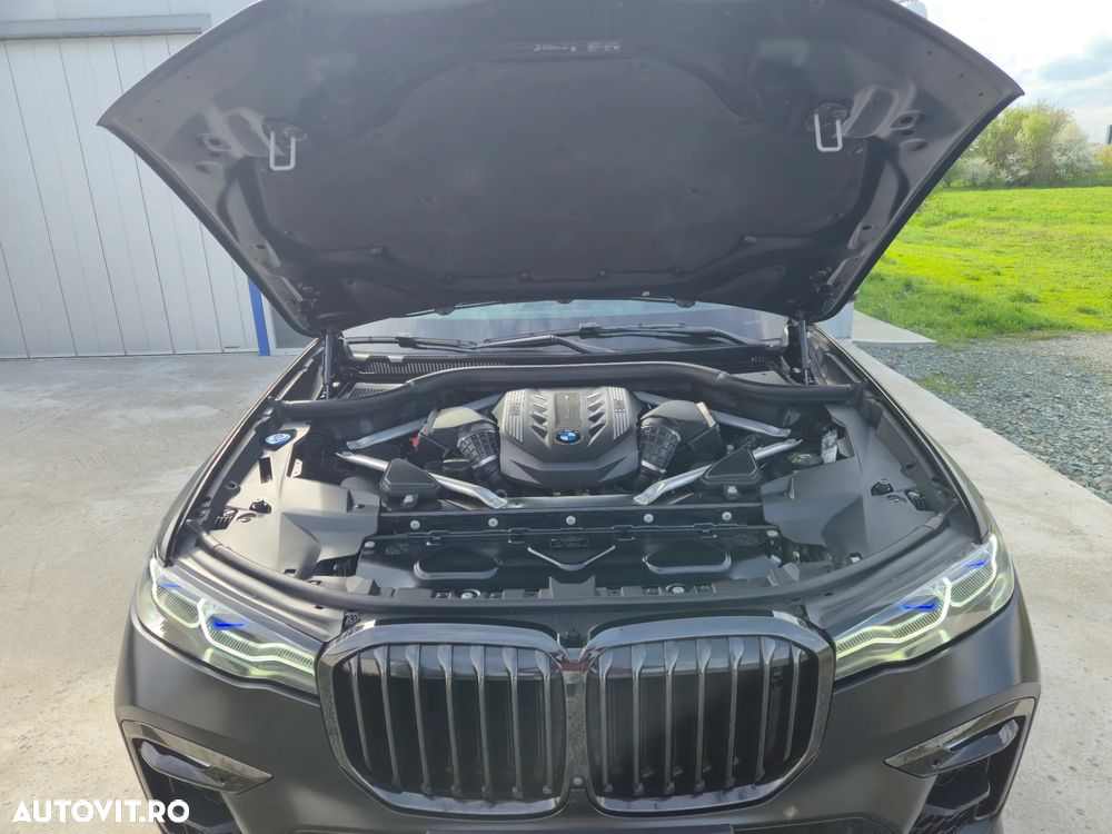 BMW X7 M50i - 8