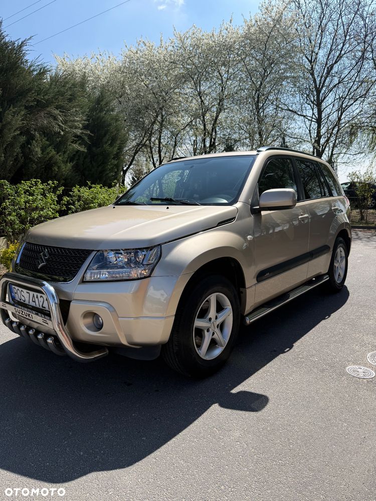 Suzuki Grand Vitara 2.0 Comfort + - 7