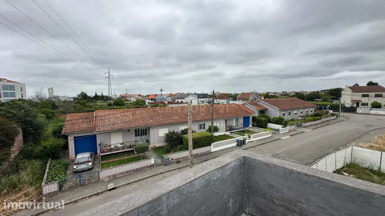 Duas Moradias de luxo alvoradas junto ao Glicinias - Grande imagem: 2/29