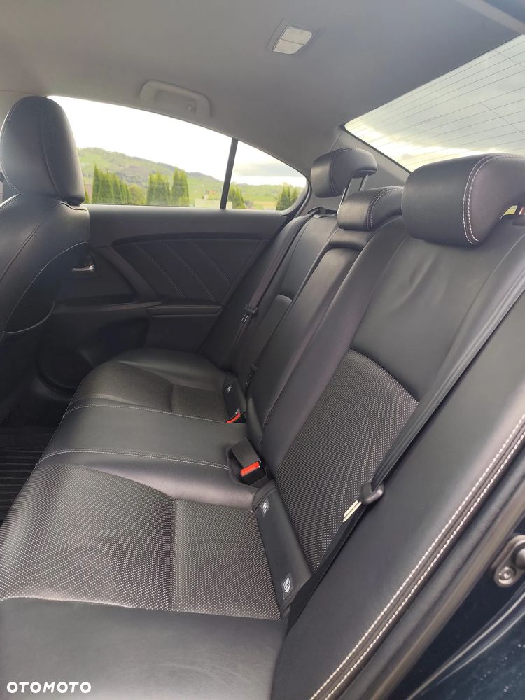 Toyota Avensis 2.0 D-4D Premium - 8