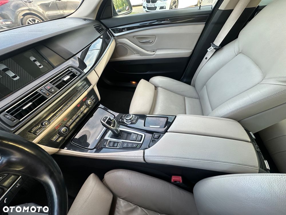 BMW Seria 5 525d - 21