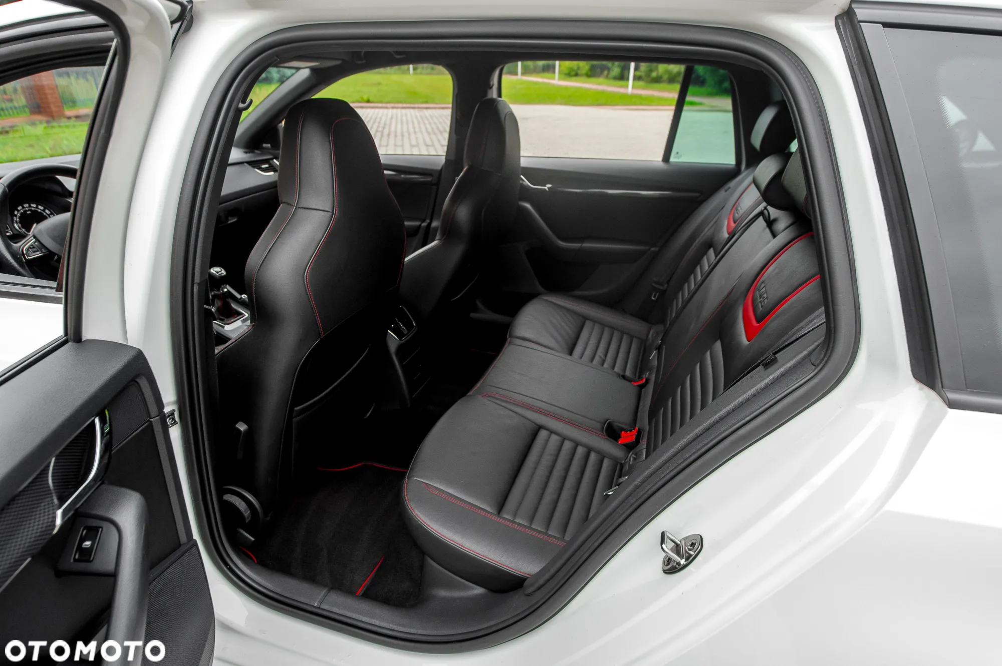 Skoda Octavia 2.0 TSI RS - 22
