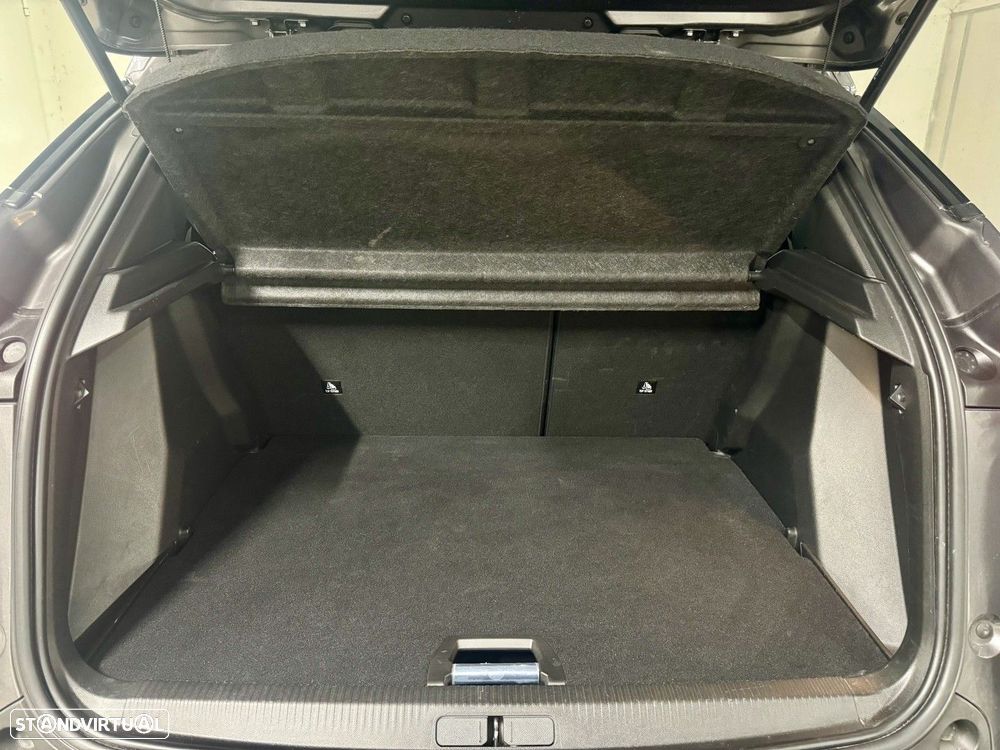 Peugeot 2008 1.2 PureTech Allure Pack EAT8 - 30