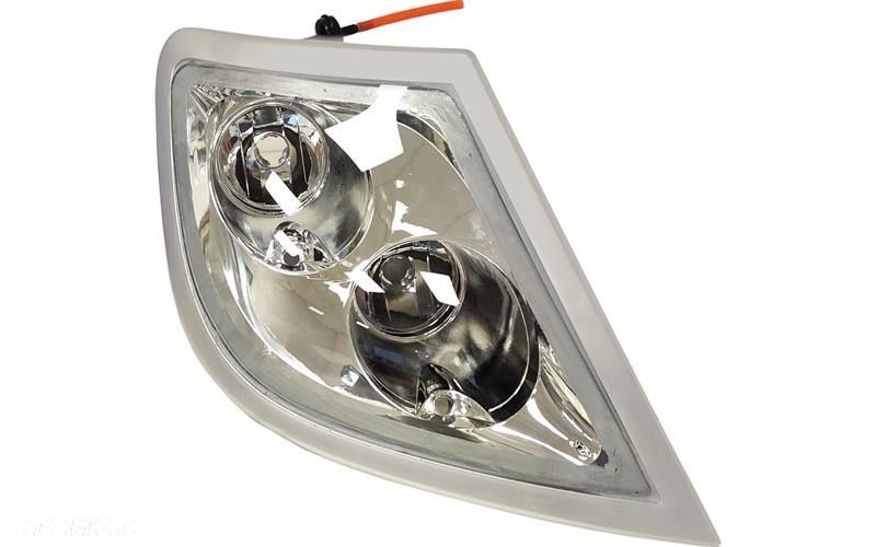 DAF XF106 XF105 CF HALOGEN NA DACH PRAWY - 1