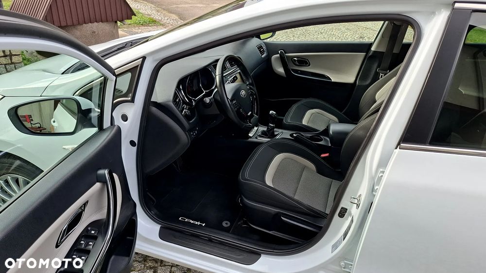 Kia Ceed 1.6 CRDi 128 ISG Spirit - 21