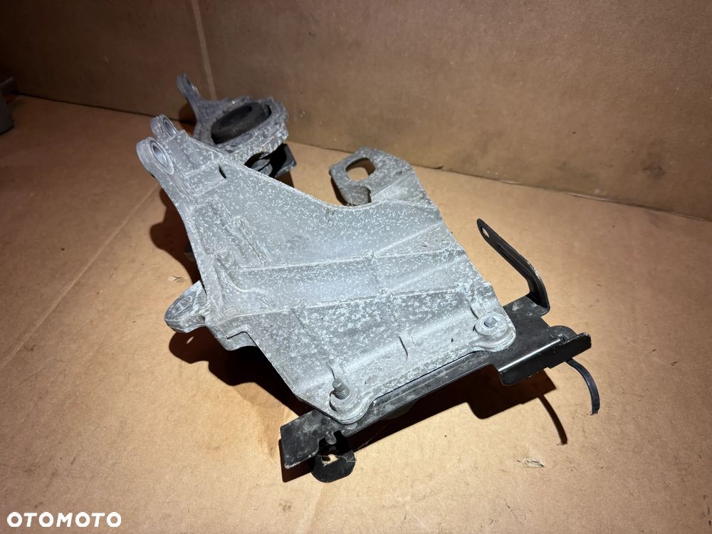 Łapa poduszka skrzyni Nissan Qashqai J10 2.0 benzyna - 3