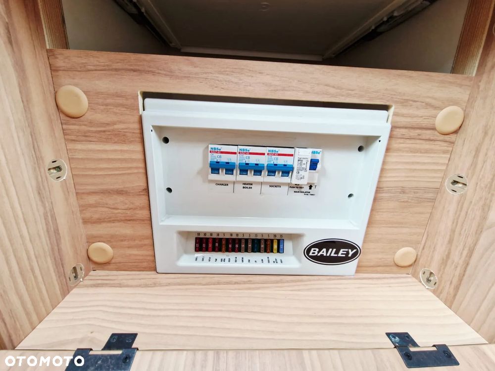 Bailey PURSUIT 550-4 TRUMA COMBI PRZEDSIONEK ALUTECH BODY - 29