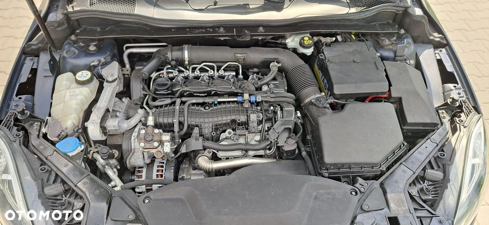 Volvo V40 D4 Momentum - 32