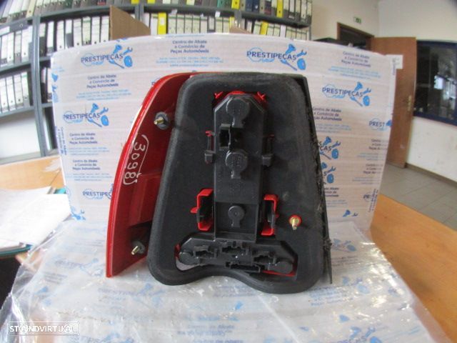 Farol Tras Stop3098 VW BORA 2004 1.9TDI 90CV 4P PRETO DRT ORIGINAL - 2