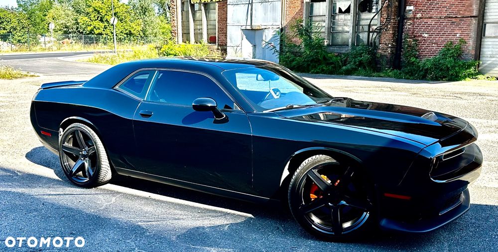 Dodge Challenger - 8