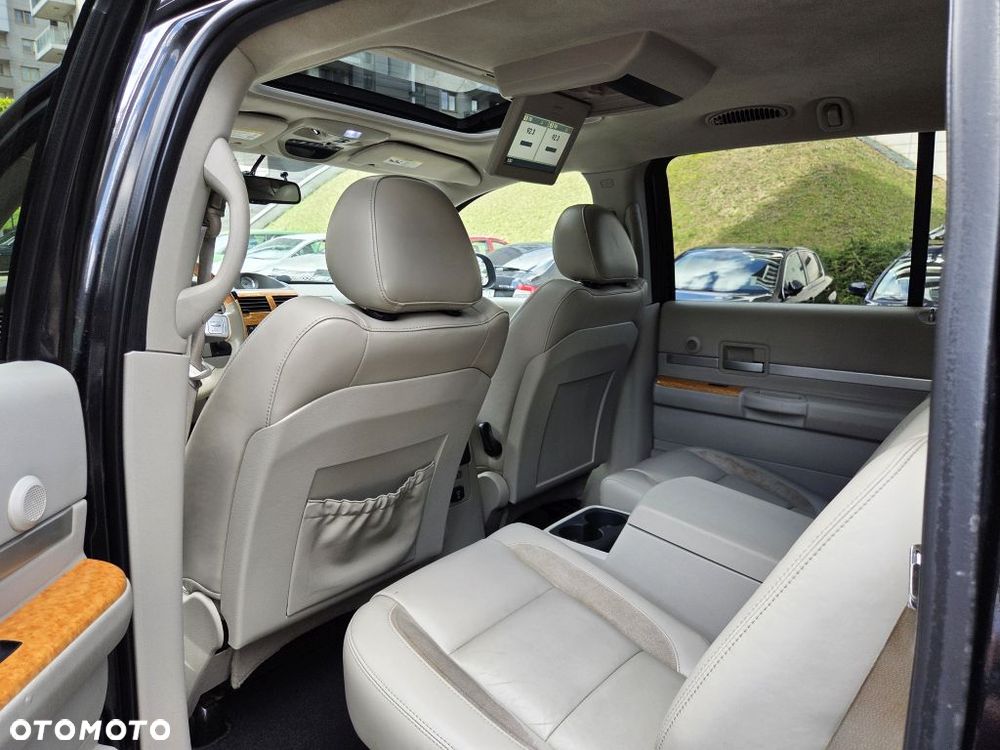 Chrysler Aspen - 40