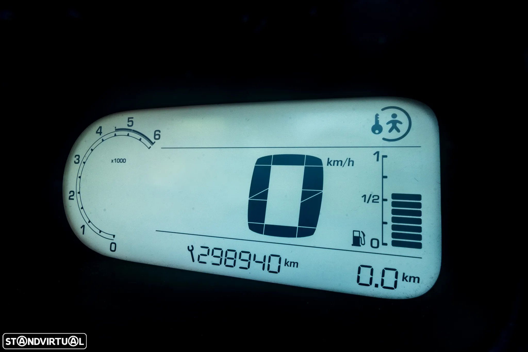 Citroën C3 Picasso 1.6 HDi Exclusive Airdream - 16