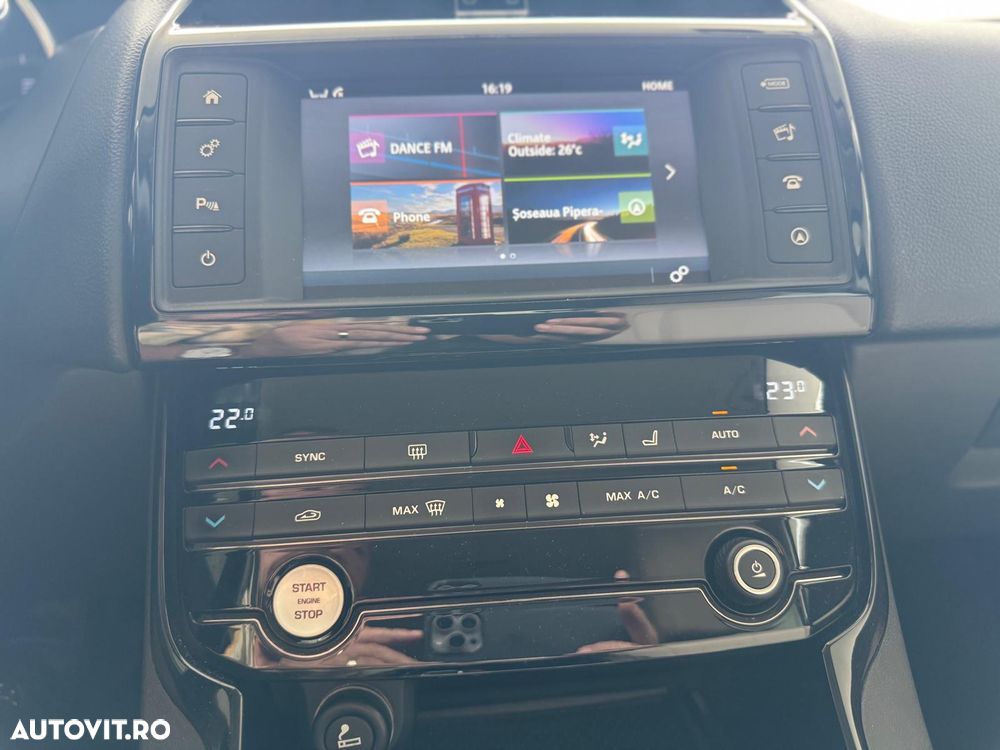 Jaguar XE 20d Aut. Portfolio - 25