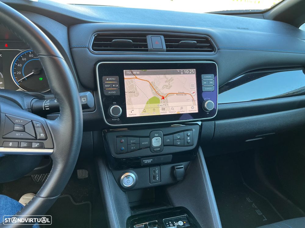 Nissan Leaf N-Connecta - 11