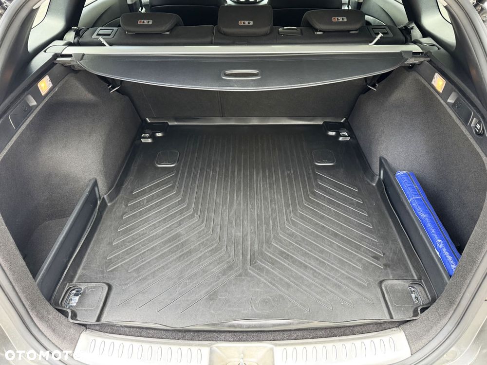 Hyundai i40 Kombi blue 1.6 CRDi DCT Space - 38