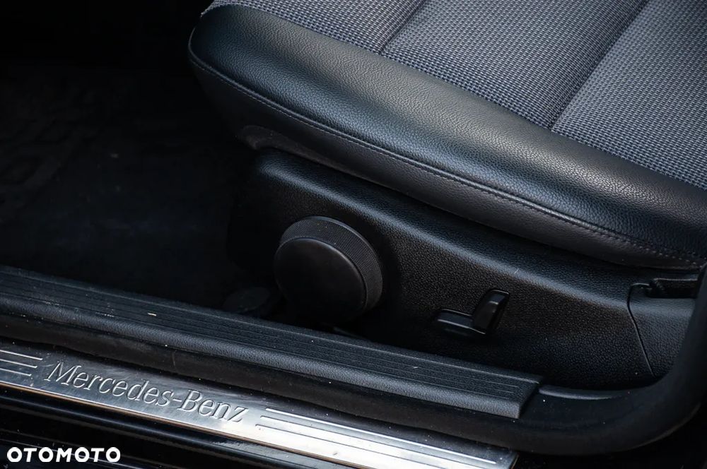 Mercedes-Benz Klasa C 180 T Kompressor BlueEFFICIENCY Avantgarde - 14