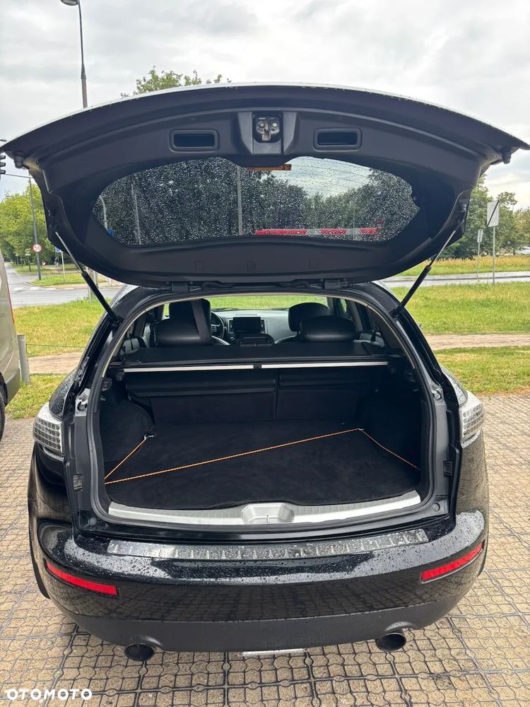 Infiniti FX - 12