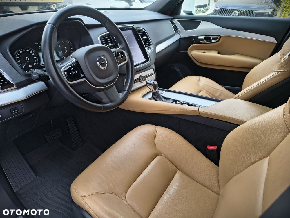 Volvo XC 90 - 24