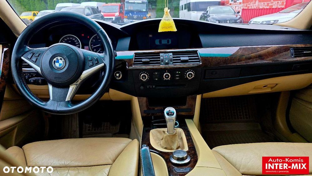 BMW Seria 5 523i - 31