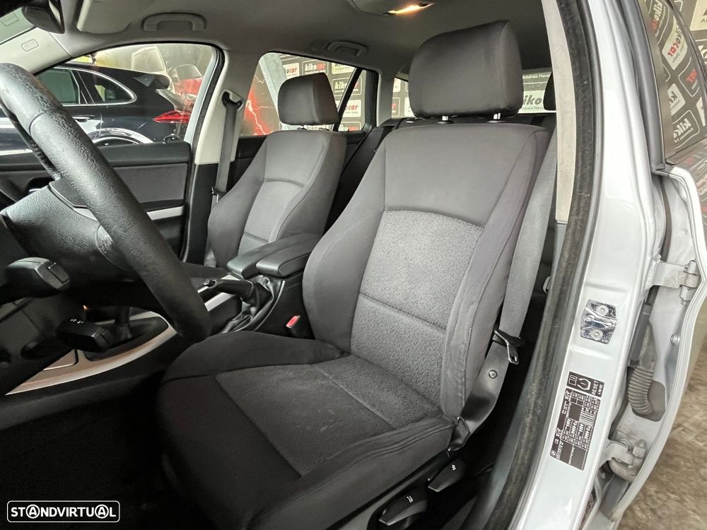 BMW 320 d EfficientDynamics - 17