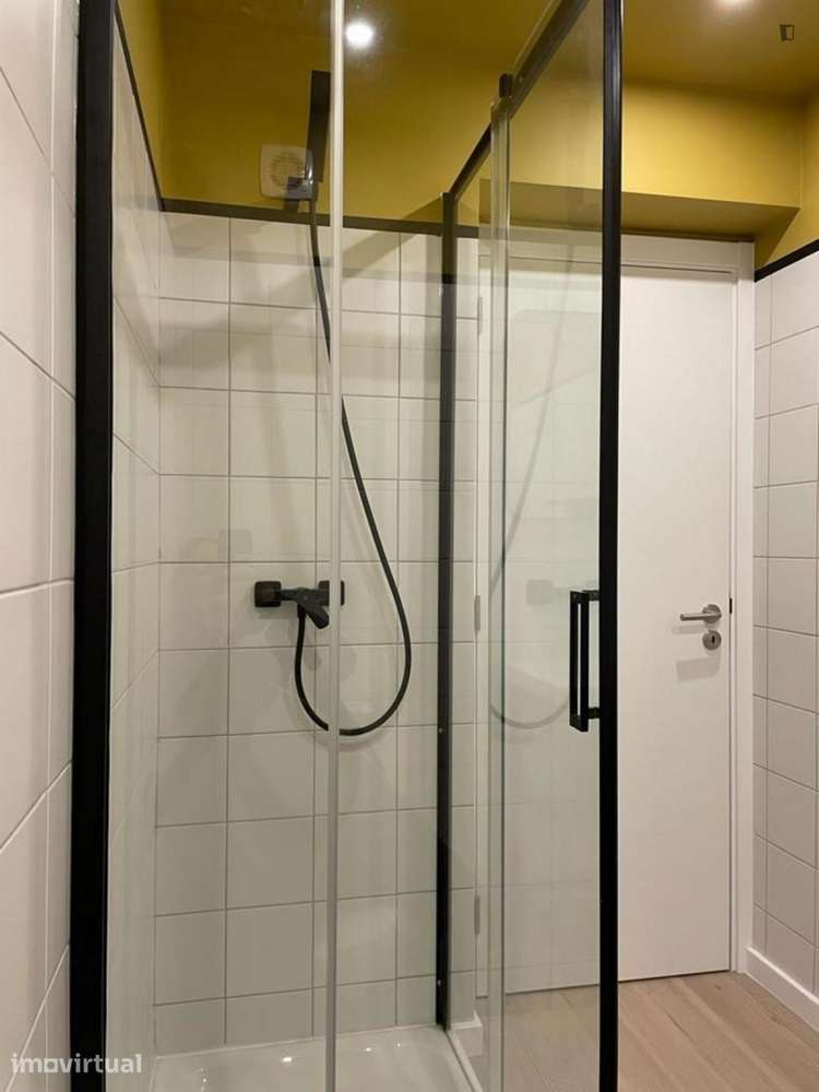 Quarto - localizado em Setubal - Grande imagem: 3/13