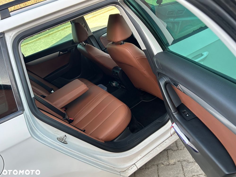 Volkswagen Passat - 4