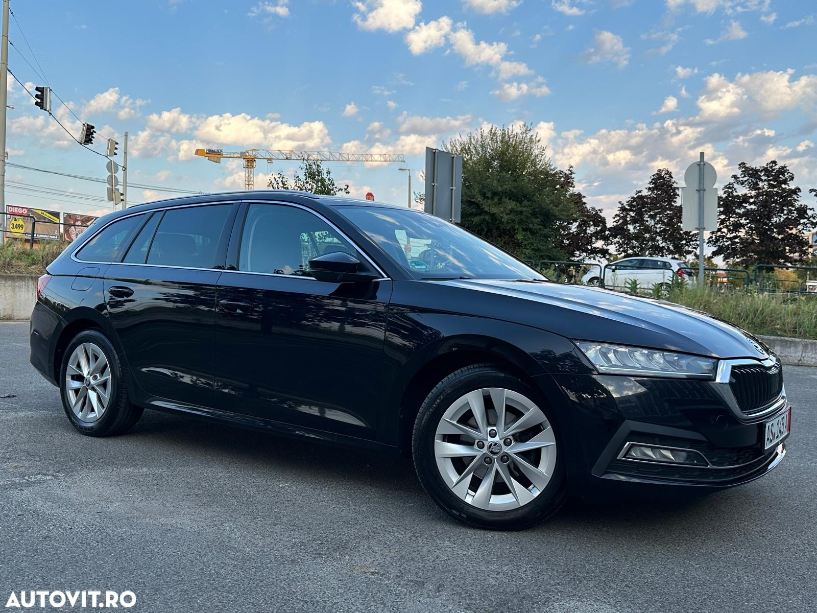 Skoda Octavia Combi 2.0 TDI DSG First Edition - 4