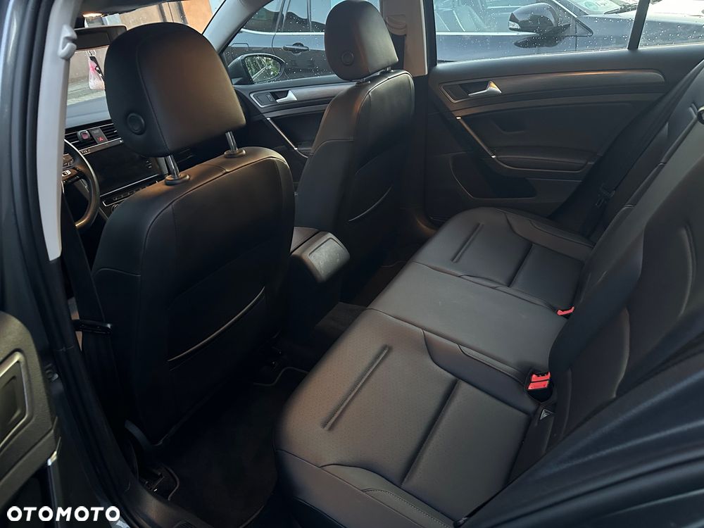 Volkswagen Golf - 17