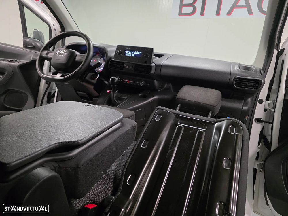 Toyota PROACE CITY 1.5D IVA DEDUTIVEL - 39