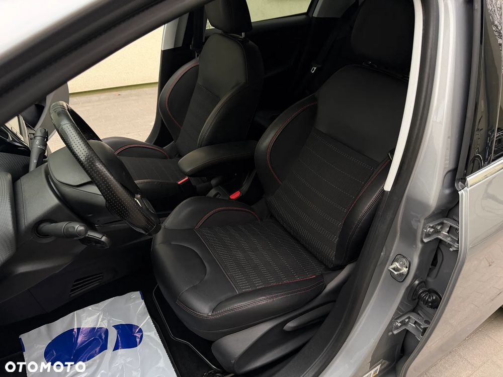 Peugeot 208 - 13
