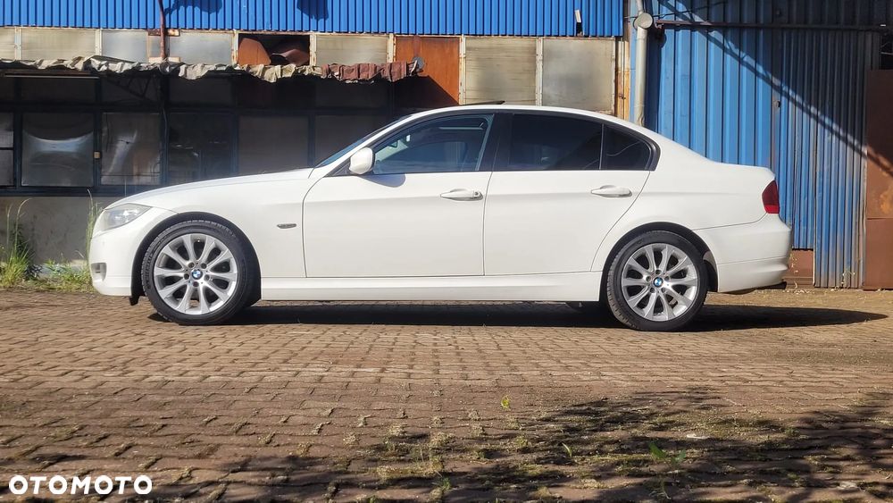 BMW Seria 3 318i - 4