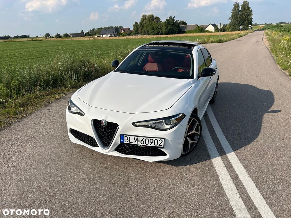 Alfa Romeo Giulia 2.0 Turbo 16V AT8-Q4 Veloce Ti - 1