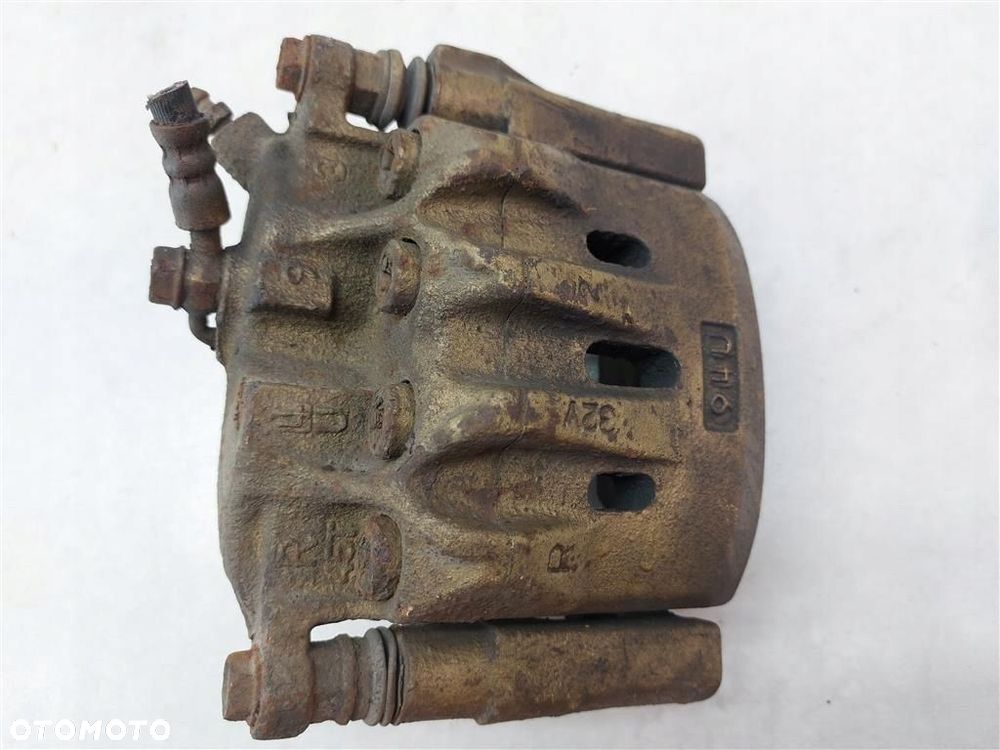 Zacisk hamulcowy przód prawy Lexus IS 200 I 2,0 BENZYNA 155KM - 2