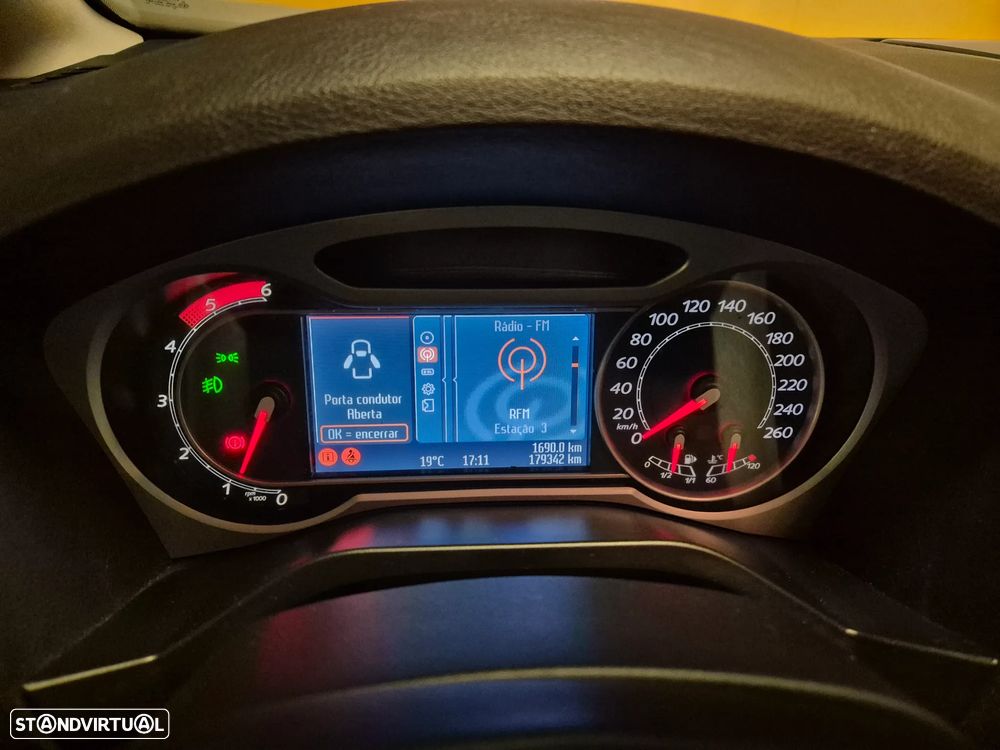 Ford S-Max 2.0 TDCi Titanium 7L - 19