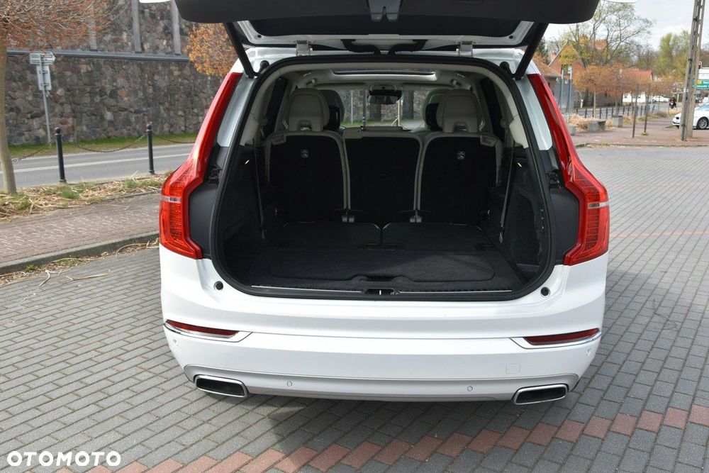 Volvo XC 90 - 40