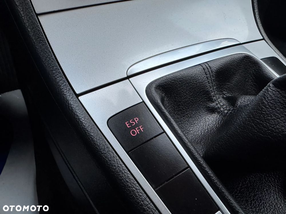 Volkswagen Passat 2.0 TDI Comfortline - 22