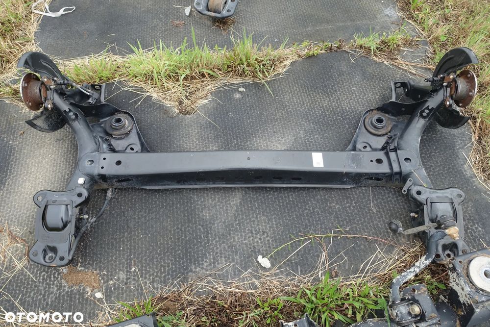 BELKA TYLNA OŚ VW GOLF VII HB 16r. 5Q0501049BB - 5