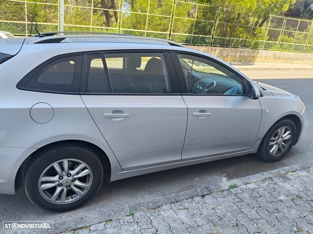 Chevrolet Cruze SW 1.7 VCDi LT - 8