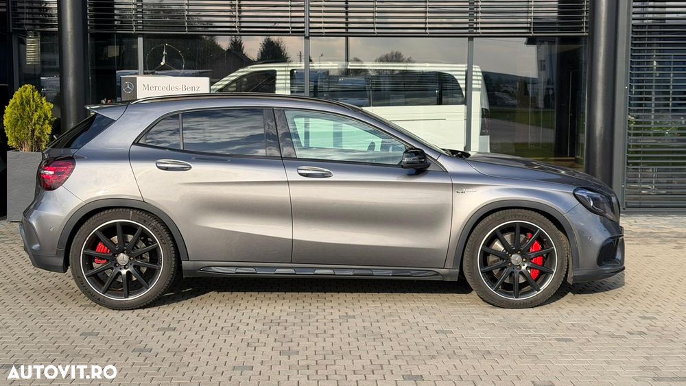 Mercedes-Benz GLA - 4