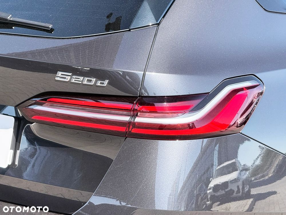 BMW Seria 5 520d xDrive - 10