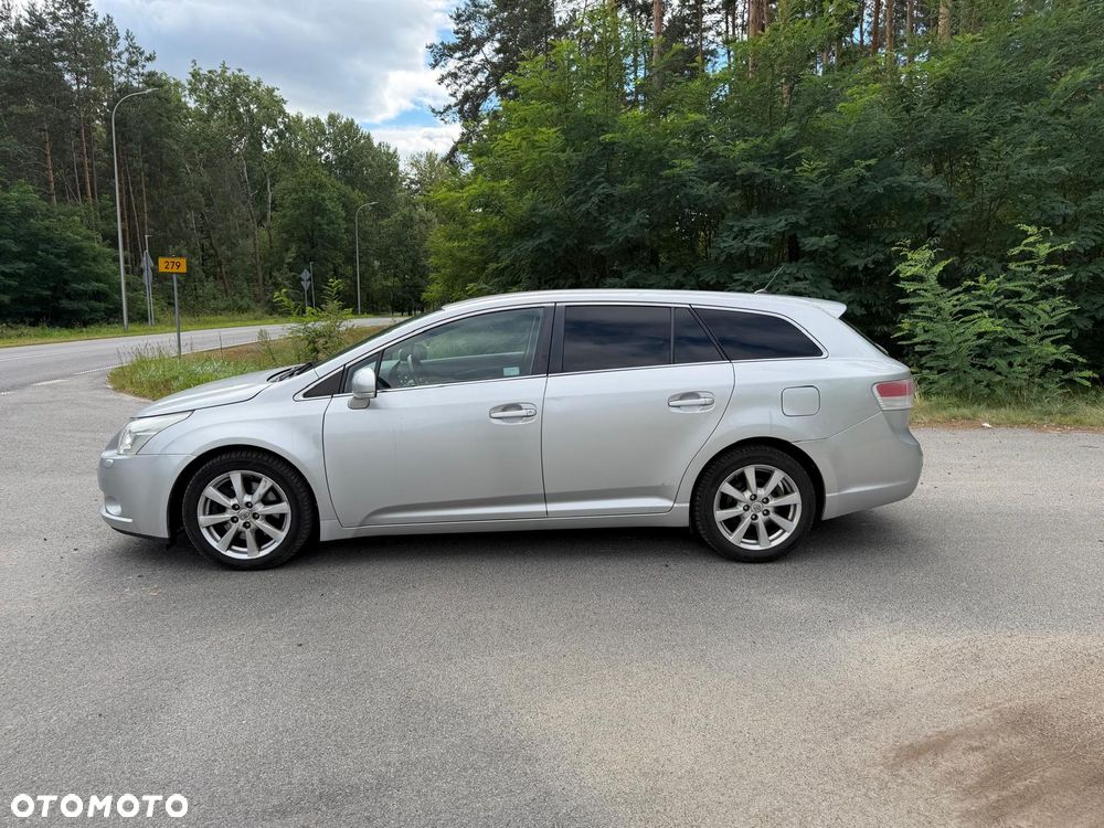 Toyota Avensis 2.2 D-4D Prestige - 8